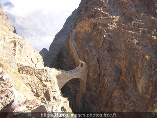 ponts-rochers-roche-autres-insolite-yemen-1001092792-827334